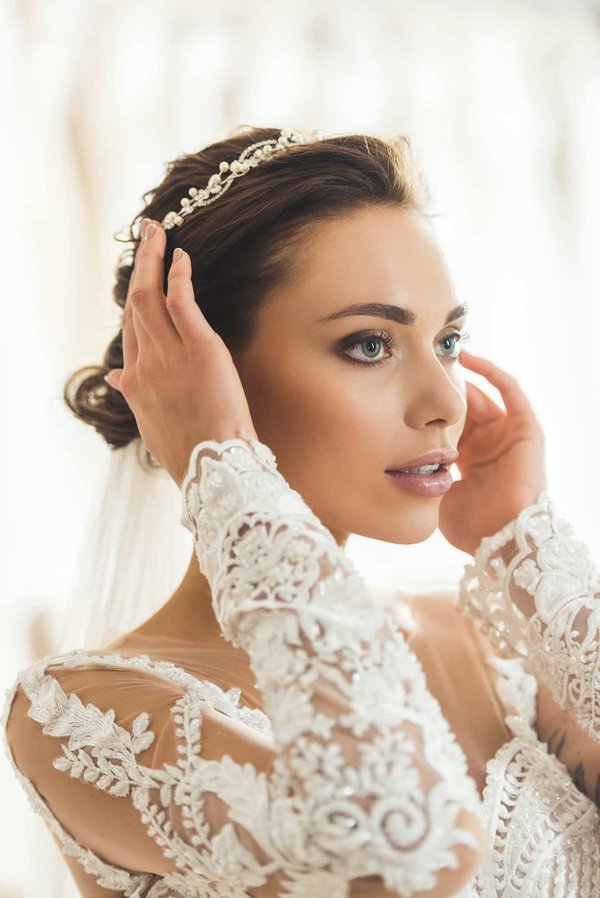 Accessoires cheveux mariage : trouvez l'idéal